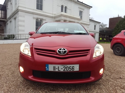 2011 - Toyota Auris Manual