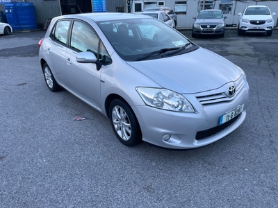 2011 - Toyota Auris Manual