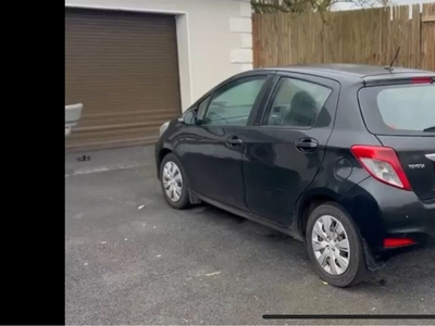 2011 - Toyota Yaris Manual