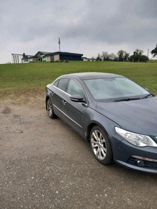 2011 - Volkswagen Passat Manual