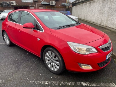 2012 - Opel Astra Manual