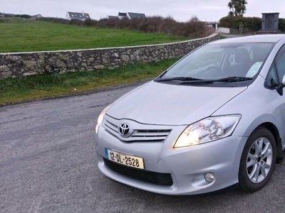 2012 - Toyota Auris Manual