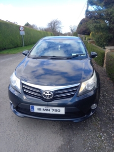 2012 - Toyota Avensis Manual