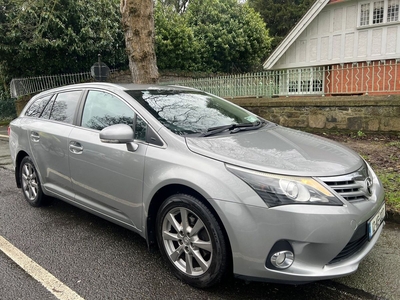 2012 - Toyota Avensis Manual