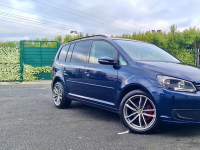 2012 - Volkswagen Touran Automatic