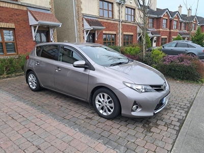 2013 - Toyota Auris Manual