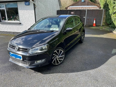 2013 - Volkswagen Polo Manual