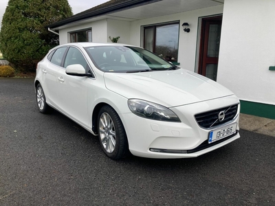 2013 - Volvo V40 Manual