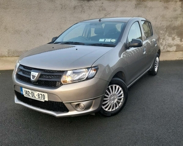 2014 - Dacia Sandero Manual