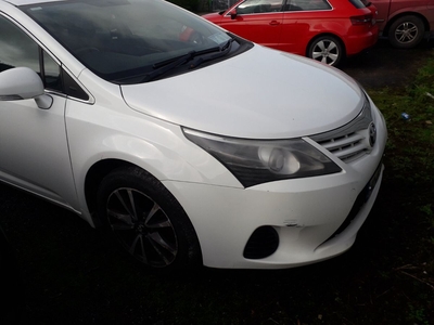 2014 - Toyota Avensis Manual