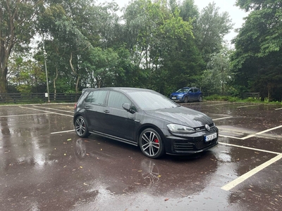 2014 - Volkswagen Golf Manual