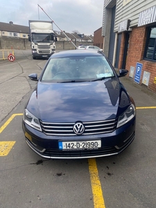 2014 - Volkswagen Passat Manual