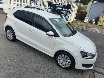 2014 - Volkswagen Polo Automatic