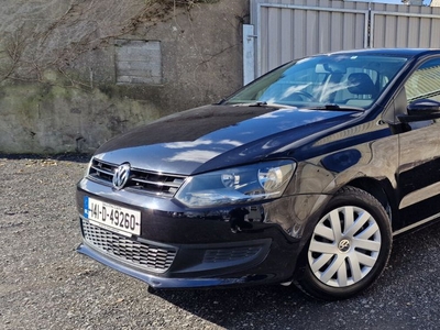 2014 - Volkswagen Polo Automatic