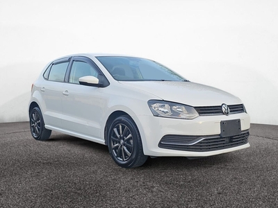 2014 - Volkswagen Polo Automatic