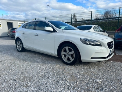 2014 - Volvo V40 Automatic