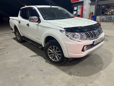 2015 - Mitsubishi L200 ---