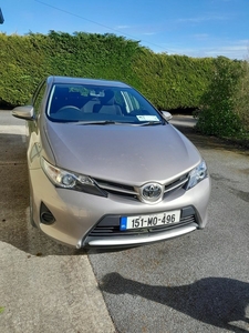 2015 - Toyota Auris Manual