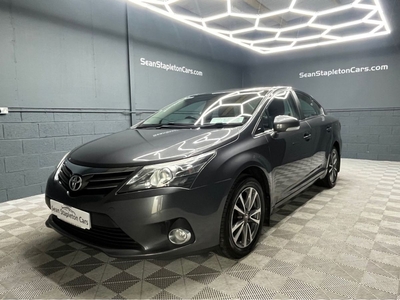 2015 - Toyota Avensis Manual