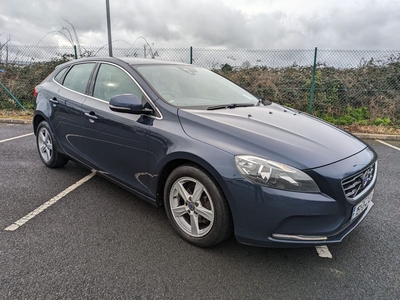 2015 - Volvo V40 Manual