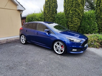 2016 - Ford Focus Manual