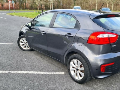 2016 - Kia Rio Manual