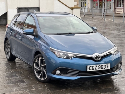 2016 - Toyota Auris Manual