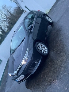 2016 - Toyota Auris Manual