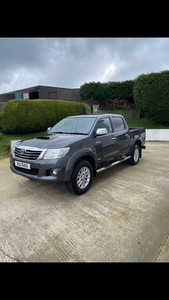 2016 - Toyota Hilux Manual