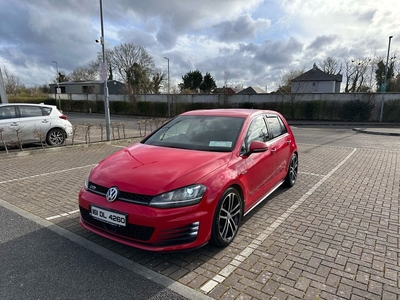 2016 - Volkswagen Golf Manual