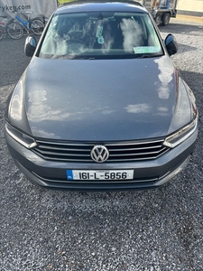 2016 - Volkswagen Passat Manual