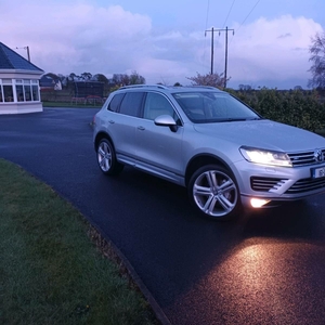 2016 - Volkswagen Touareg Automatic