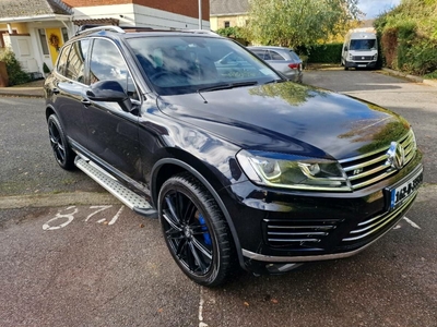 2016 - Volkswagen Touareg Automatic