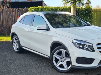 2017 - Mercedes-Benz GLA-Class Manual