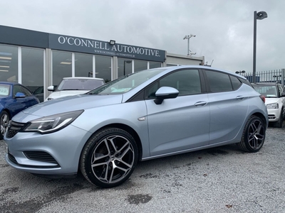 2017 - Opel Astra Manual