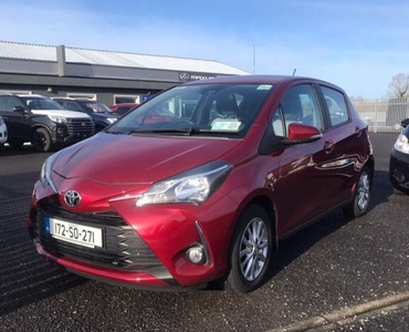 2017 - Toyota Yaris Manual