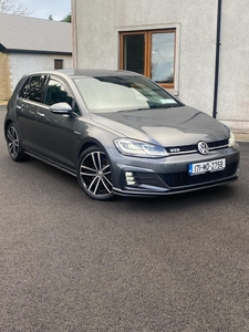 2017 - Volkswagen Golf Manual