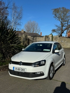 2017 - Volkswagen Polo Manual