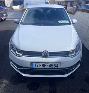 2017 - Volkswagen Polo Manual