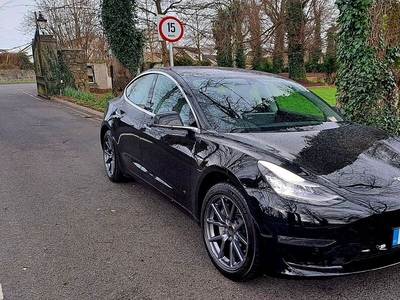 2019 - Tesla Model 3 Automatic