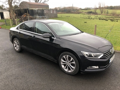 2019 - Volkswagen Passat Manual