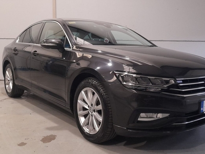 2020 - Volkswagen Passat Manual