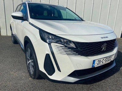 2021 - Peugeot 5008 Manual