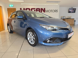 2016 (162) Toyota Auris