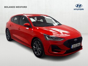 2022 (221) Ford Focus