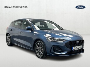 2022 (221) Ford Focus