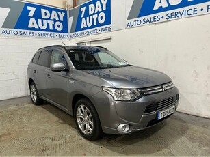 2014 (142) Mitsubishi Outlander