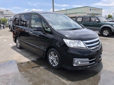 2013 - Nissan Serena Automatic