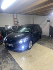 2008 - Toyota Auris ---