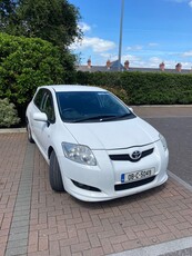 2008 - Toyota Auris Manual